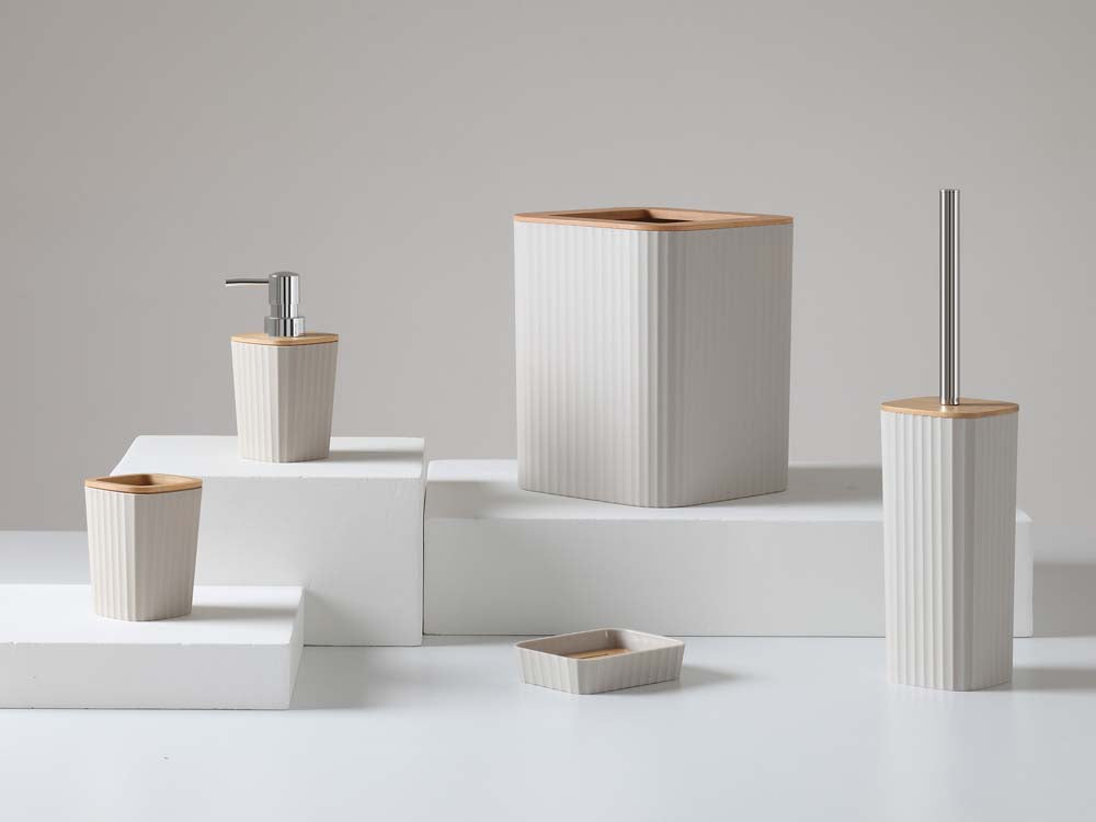 Set Bagno Accessori Completo - 5 Pezzi, in Plastica Liscia Con Dettagli Crema